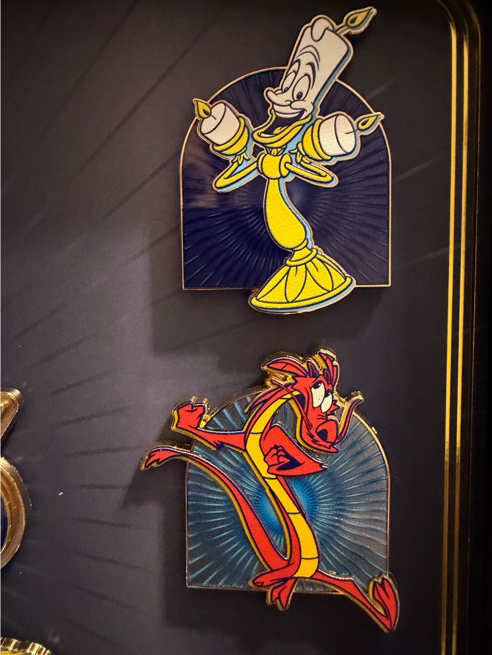 D23 Gold Member 2025 Limited Release Ten Pin Box Set - Picture 7 of 9